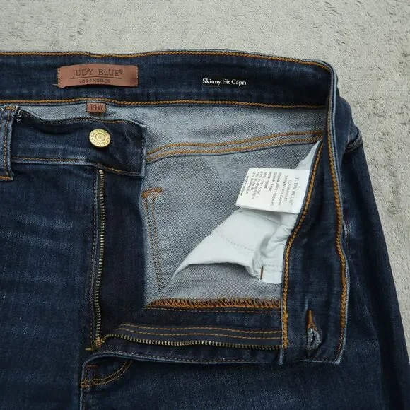 Judy Blue Jeans Women's 14W High-Rise Skinny Fit Capri 26" Inseam Distressed - Picture 2 of 16